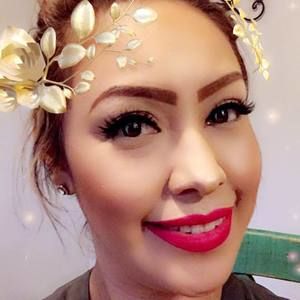 Meet your Posher, Nora